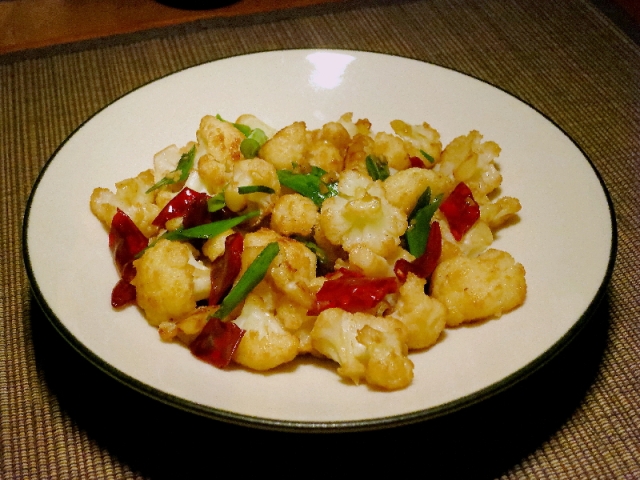 Cauliflower with chiles and onion: TastyAsia version